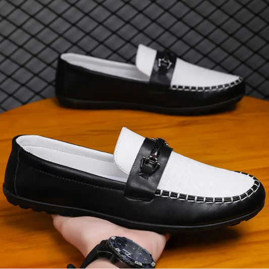 Herren Leder-Loafer – Klassische Runde Mokassins | Flache Slip-On Freizeitschuhe aus Weichem PU-Leder für Büro & Alltag Kaufschwan® Schwarz Weiß 39