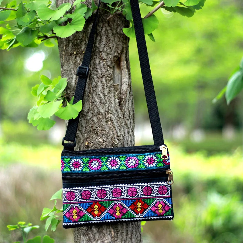 Bestickte Umhängetasche – Damen Schultertasche mit Drei-Lagen-Reißverschluss | Handy- & Münztasche Kaufschwan® Design 9