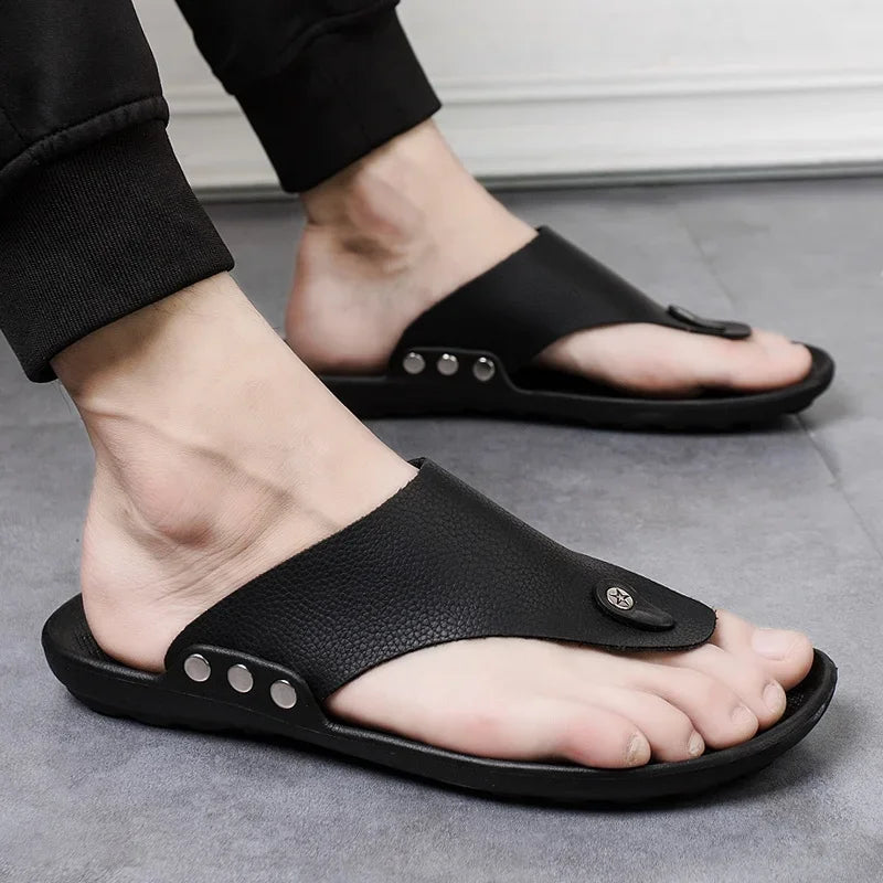 Herren Sommer Hausschuhe | Bequeme Braune Flip-Flops | Rutschfeste Strandsandalen & Badeschuhe Kaufschwan®