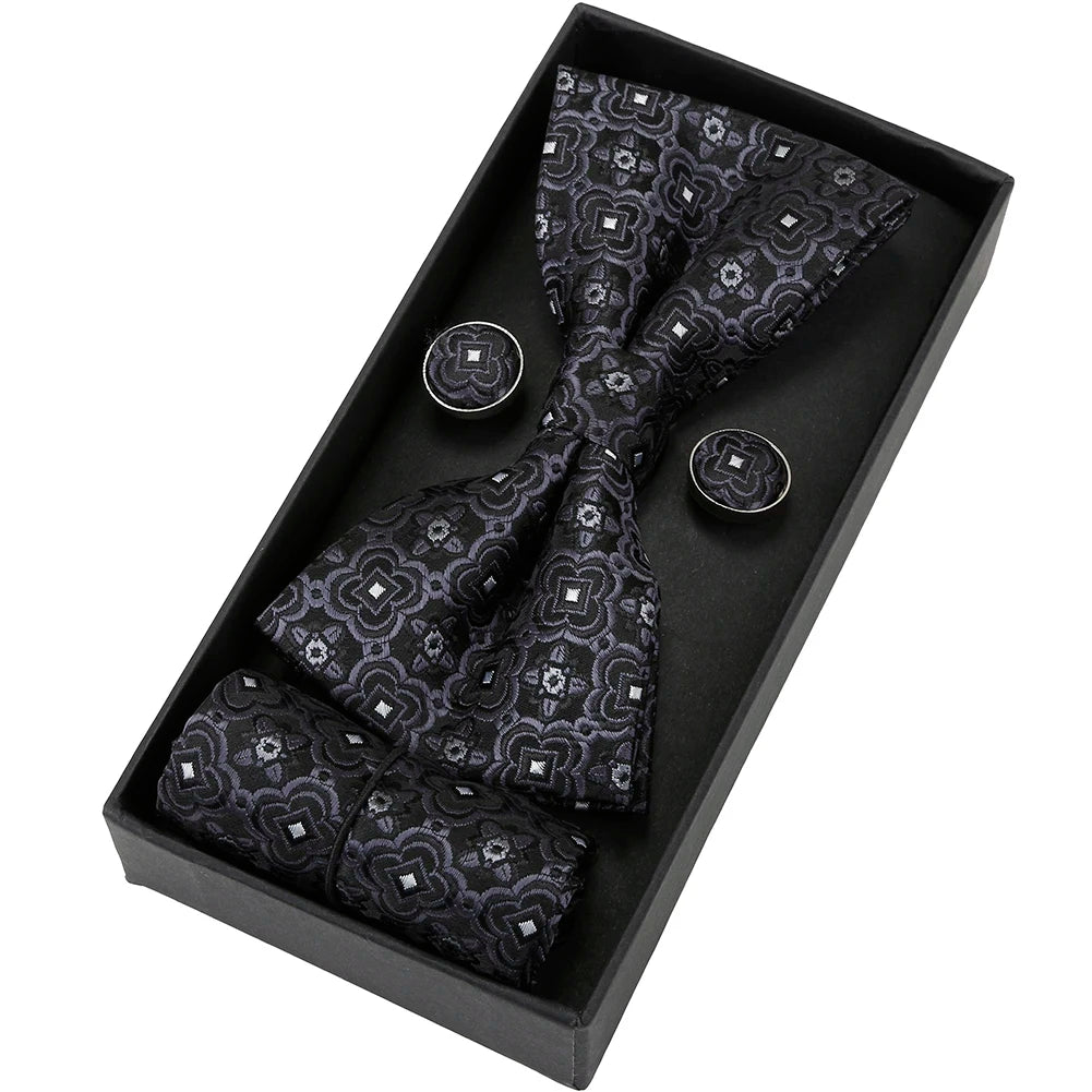 Herren Fliegen-Set mit Blumen-Paisley-Muster – 3-teiliges Geschenkset mit Fliege, Einstecktuch & Manschettenknöpfen | Elegantes Accessoire für Hochzeit & Business Kaufschwan® Schwarz mit rotem Muster