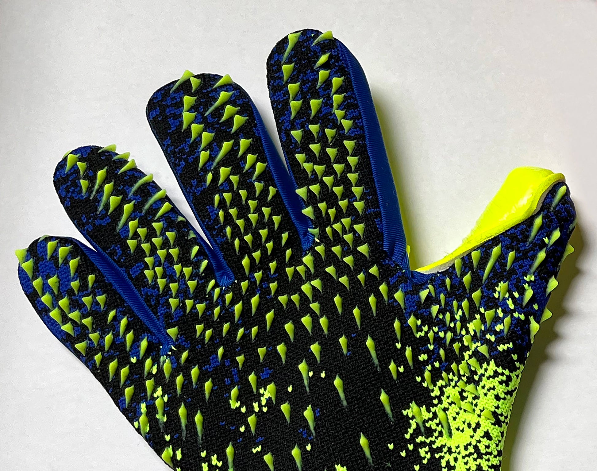 Professionelle Torwarthandschuhe – Gepolsterte Fußballhandschuhe für Erwachsene & Jugendliche | Rutschfest & Stoßabsorbierend Kaufschwan®