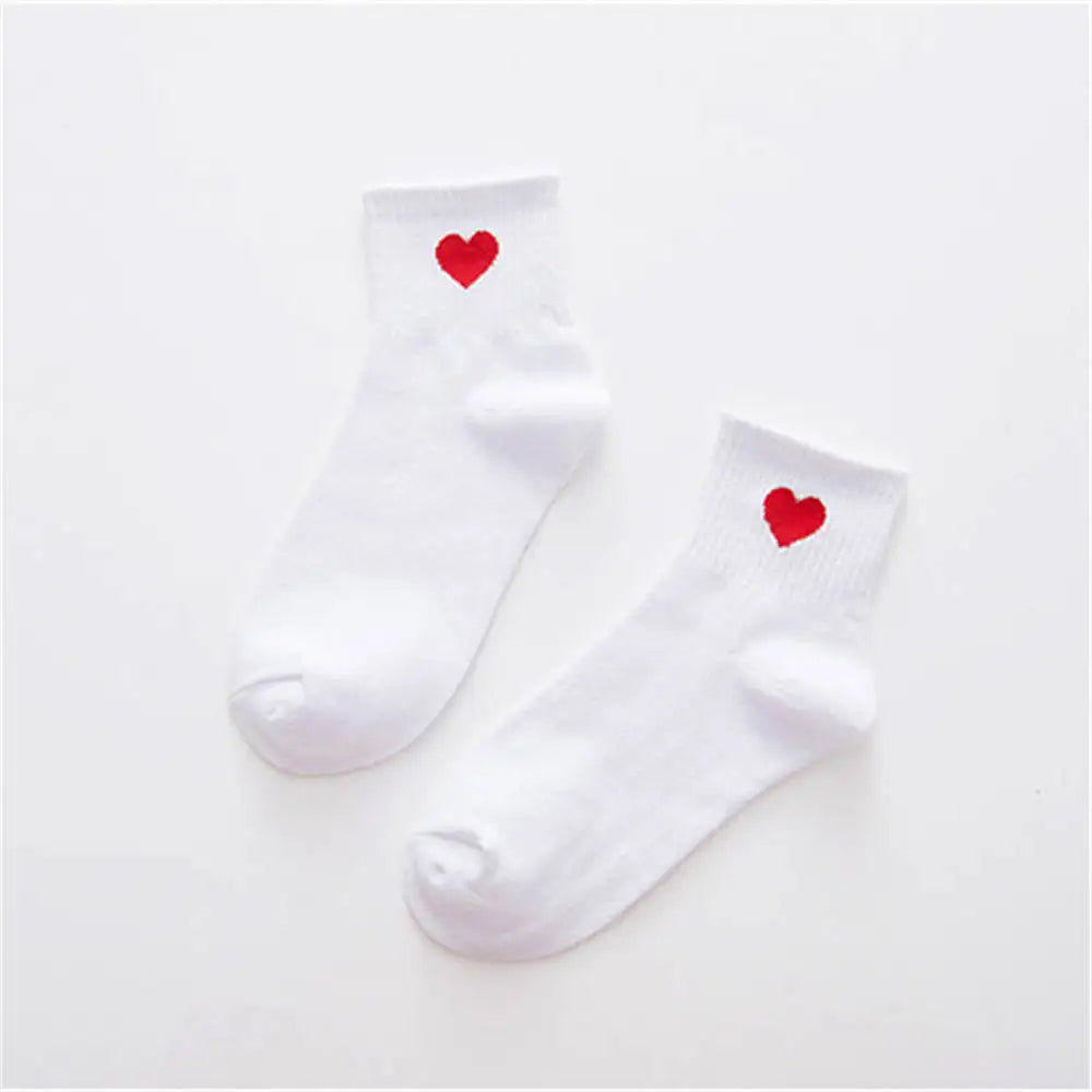 Lässige Süße Herz Liebe Socken | Niedliche & Bequeme Baumwollsocken für Mädchen & Frauen | Winter, Sommer, Herbst Freizeit Kaufschwan® Weiß Rot