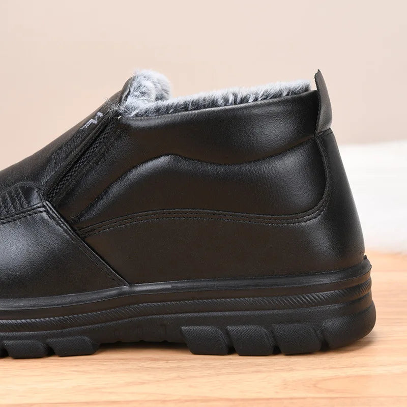 Herren Winterstiefel aus Leder – Wasserdicht & Rutschfest | Gefütterte Warme Baumwoll-Stiefeletten für Arbeit & Outdoor Kaufschwan®