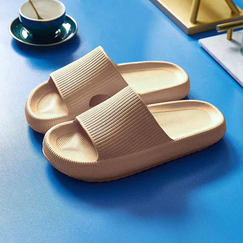 Sommer-Hausschuhe mit dicker Sohle | Atmungsaktive Rutschfeste Badslipper | Entspannung für Zuhause Damen Kaufschwan®