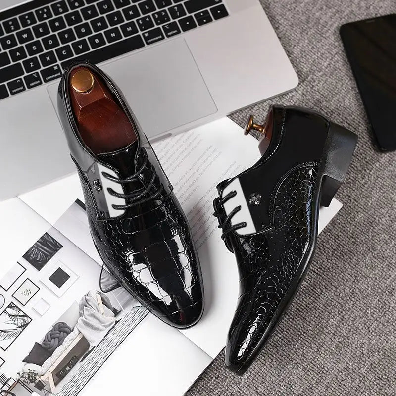 Herren Lackschuhe Schwarz – Elegante Spitzenschuhe mit Glänzendem Finish | Hochwertige Formelle Lederschuhe zum Günstigen Preis Kaufschwan®