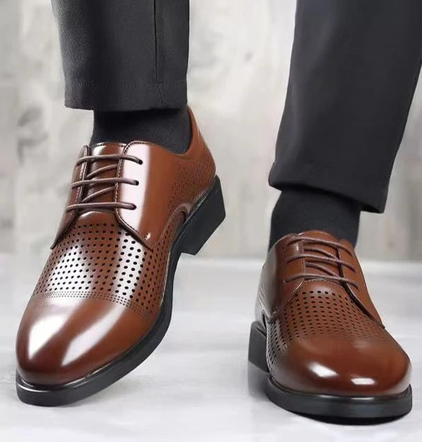 Herren Sommer-Businessschuhe mit Lochdesign – Runde Spitze & Schnürung | Atmungsaktive Elegante Lederschuhe für Büro & Anlass Kaufschwan®