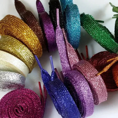 Glitzernde Schnürsenkel – 16 Farben in Gold, Silber & Bunt | 110cm Modische Laces für Sneaker, Sportschuhe & Stiefel Kaufschwan®