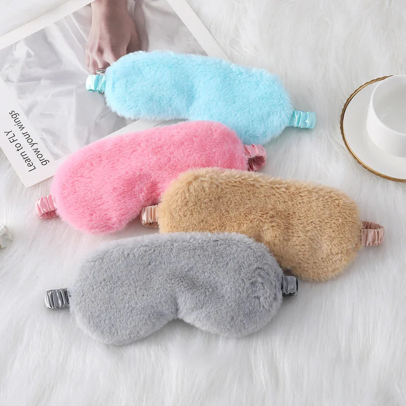 Plüsch Schlafmaske | Weiche & Niedliche Love-Cloud Augenbinde | Bequeme Augenabdeckung für Nickerchen, Reisen & Entspannung Kaufschwan®