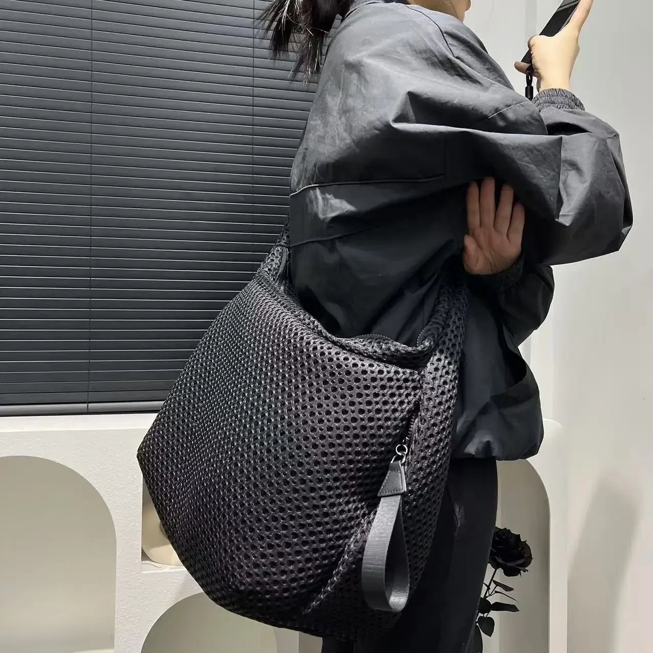 Damen Modische Mesh Nylon Umhängetasche – Leichte Schultertasche mit Großer Kapazität & Trendigem Nahtdesign Kaufschwan®