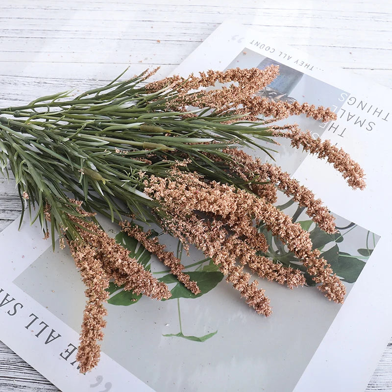 Schöne Künstliche Lavendelblumen mit Schaum-Weizen & Kolbenblumen – Kunstblumenstrauß für Hochzeit, Zuhause & Weihnachtsdekoration | DIY Florale Handwerkskunst Kaufschwan® Braun 1 Stück