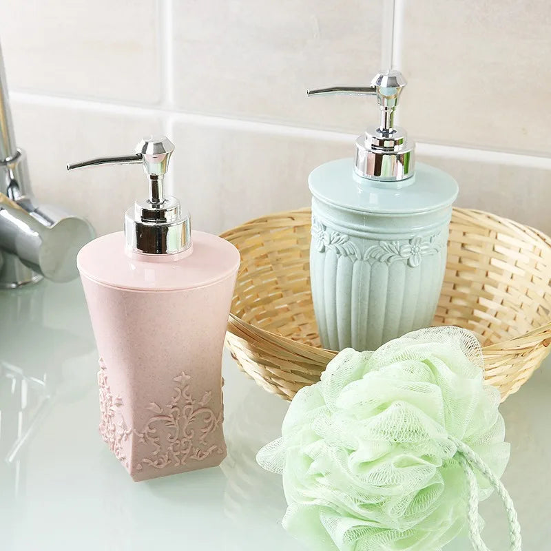 Modischer Buntglas-Seifenspender mit Gravur – Handpumpe für Bad-Desinfektionsmittel & Shampoo-Emulsion Kaufschwan®