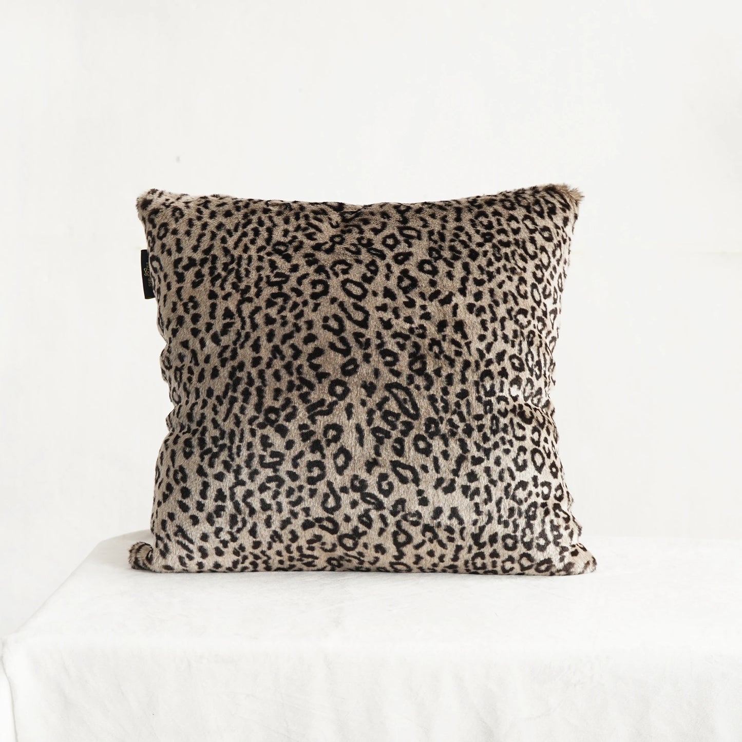 Kunstfell Kissenbezug | Moderner Kissenbezug für Sofa, Schlafzimmer & Wohnzimmer | Luxuriös, Flauschig & Dekorativ