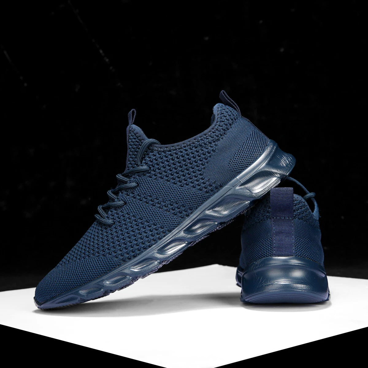 Leichte Herren Sneaker – Leichte & Atmungsaktive Sommer Sportschuhe | Bequeme Herren Schuhe Kaufschwan®