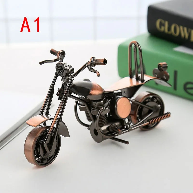 Retro Motorrad Modell aus Metall – Handgefertigte Eisen-Motorradfigur für Zuhause, Büro und Sammlungen