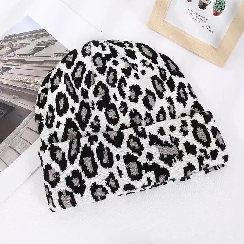 Dicke Leopard Jacquard Beanie Mütze – Trendige Unisex Strickmütze für Herbst & Winter | Warme Vintage Hip Hop Mütze für Damen & Herren Kaufschwan® Weiß Einheitsgröße