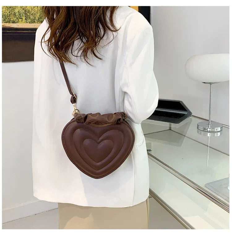 Herzform Schultertasche – Kleine PU Leder Crossbody & Handtasche mit Henkel für Damen | Designer Love Bag Kaufschwan®