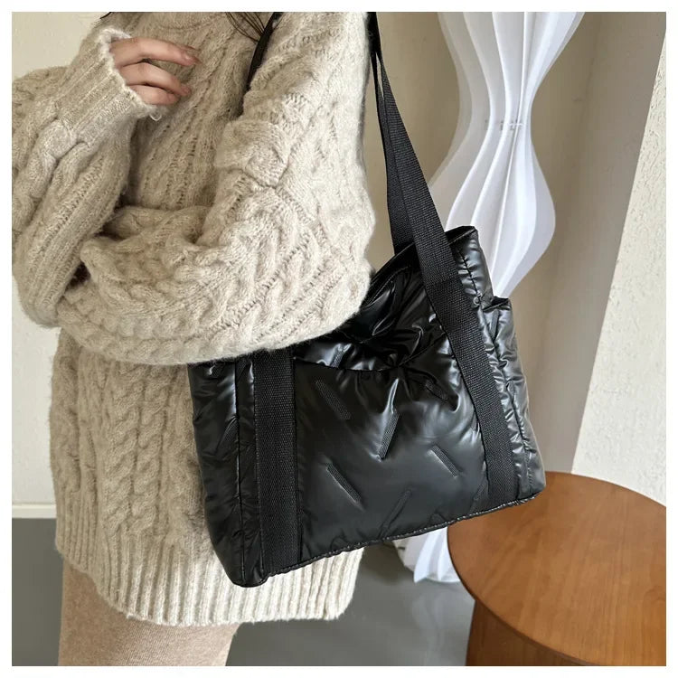 Damen Tote Bag Herbst – Große Kapazität Koreanische Mode Canvas Handtasche | Minimalistische Quadratische Schultertasche Kaufschwan®