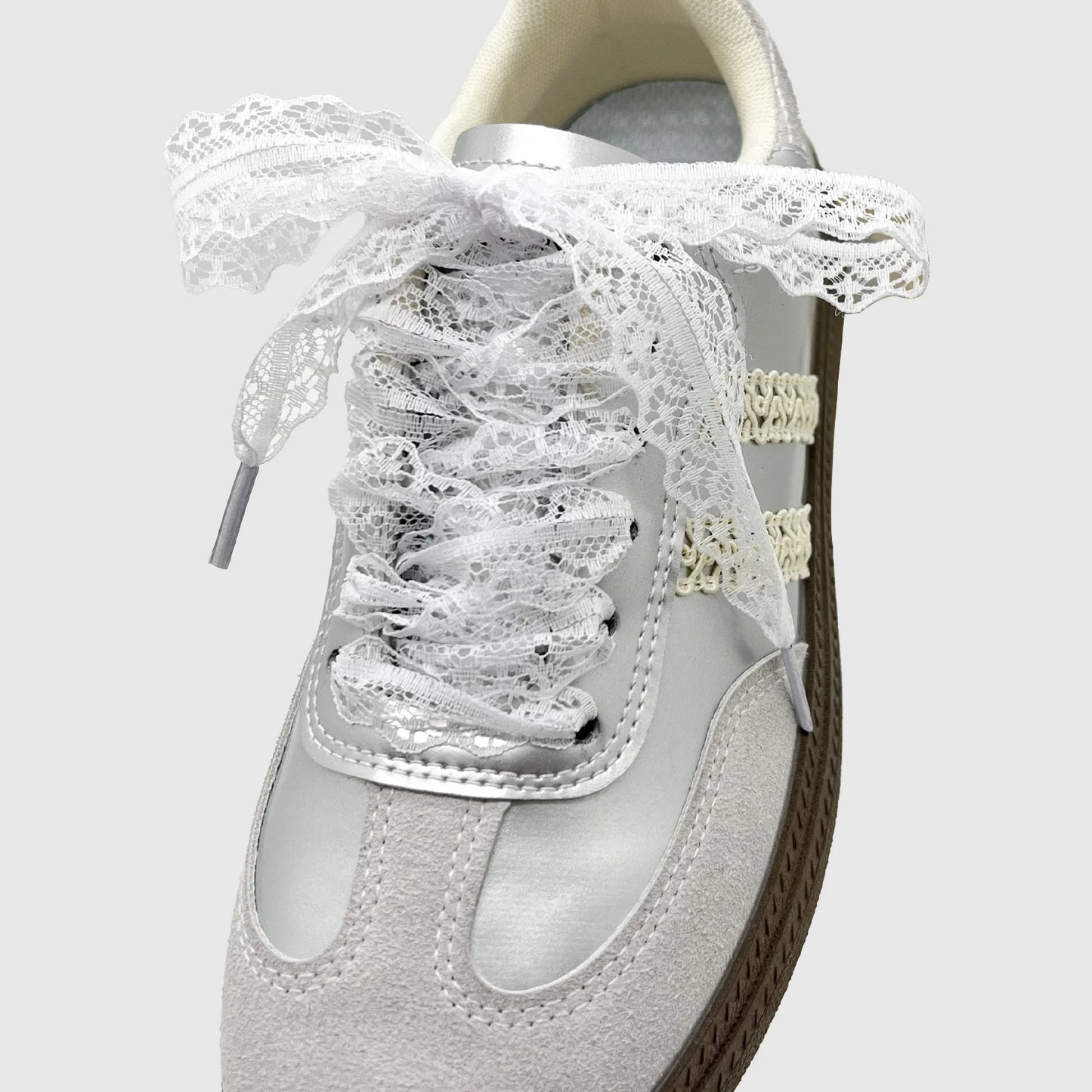 Spitze Schnürsenkel – Flache Breite Modische Laces für Damen Sneaker & Freizeitschuhe | Elegante Schwarze & Weiße Schuh Accessoires Kaufschwan® Weiß 120cm