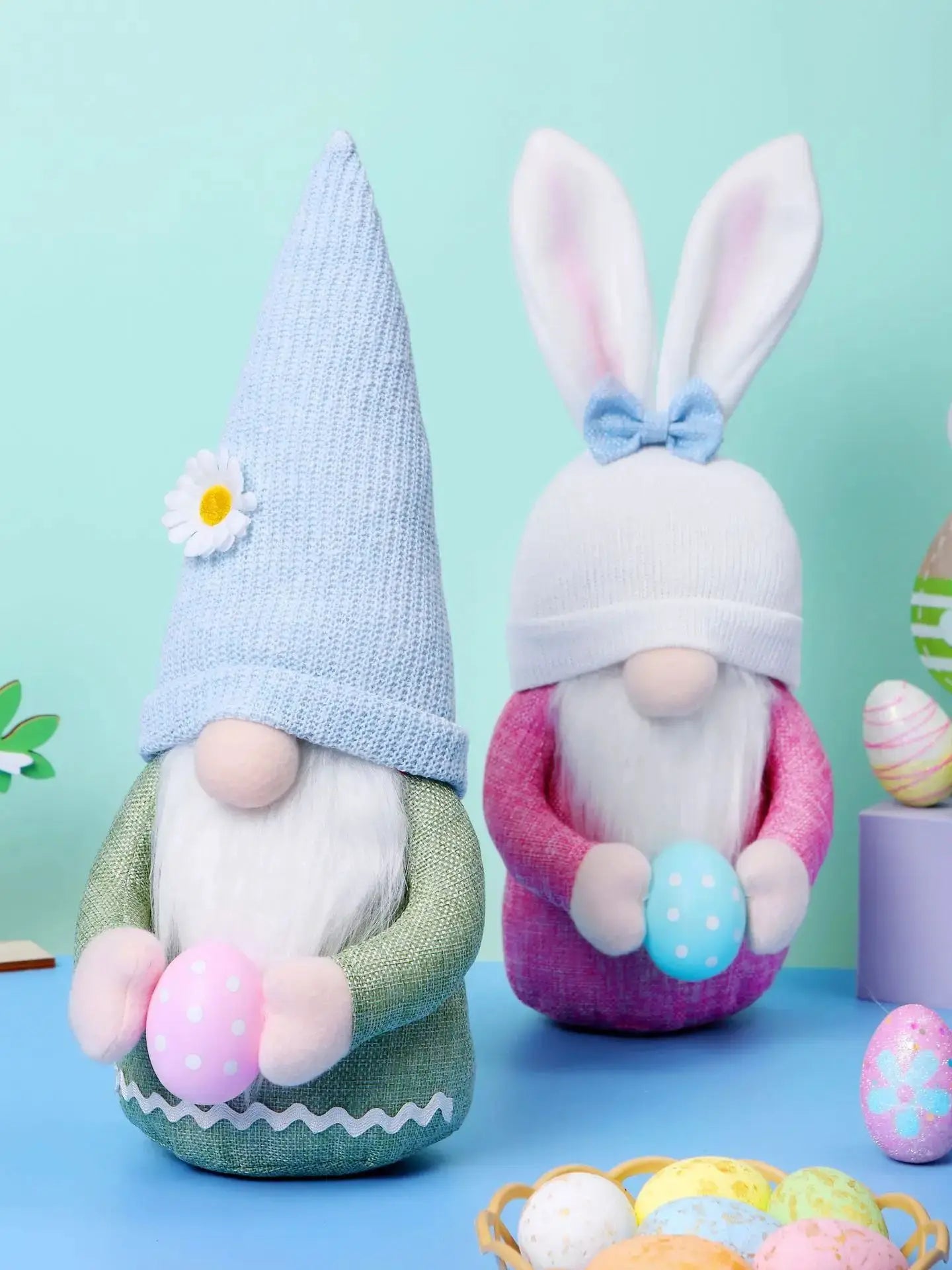 Osterhasen-Wichtel mit Ei – Handgemachte Faceless Plüschfigur | Frühlingsdeko & Geschenk für Mädchen