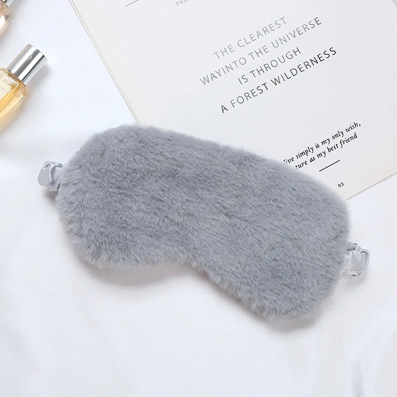 Plüsch Schlafmaske | Weiche & Niedliche Love-Cloud Augenbinde | Bequeme Augenabdeckung für Nickerchen, Reisen & Entspannung Kaufschwan® Grau 20x10cm