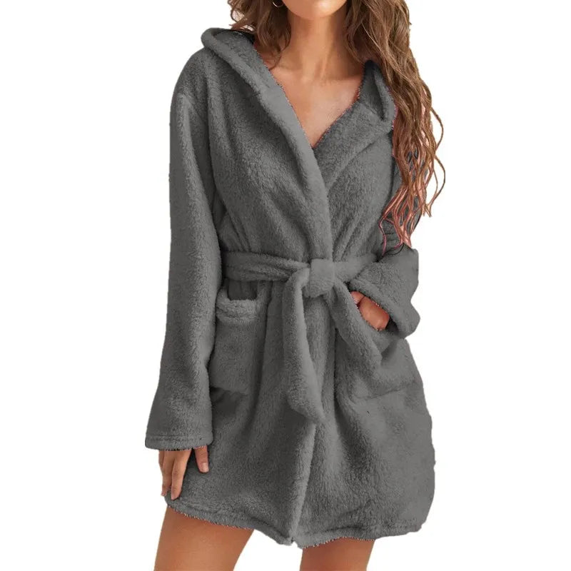 Kuscheliger Damen Bademantel mit Kapuze – Flauschiger Winter Morgenmantel mit Gürtel & Taschen Kaufschwan® Dunkelgrau XXL