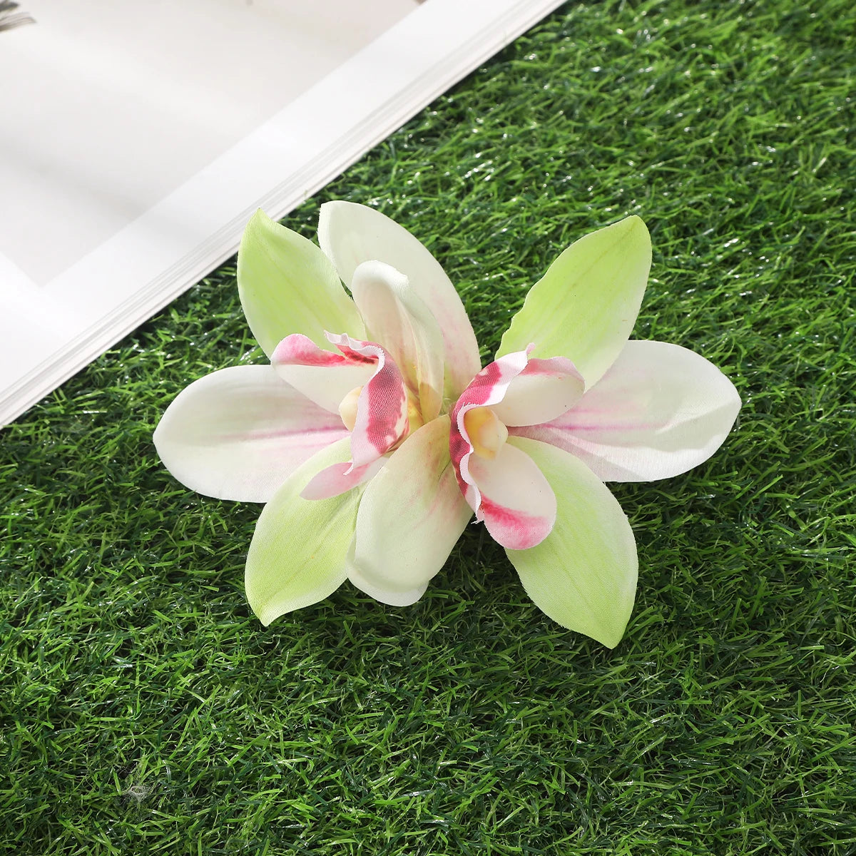 Orchideen-Blumen Haarklammer – Braut & Urlaubs Haaraccessoire Kaufschwan® Abbildung 3