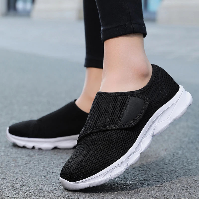 Unisex Weitgeschnittene Sneaker – Atmungsaktive Mesh Freizeitschuhe | Bequeme Flache Schuhe für Damen & Herren Kaufschwan®
