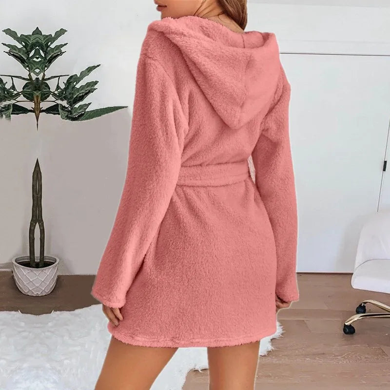 Kuscheliger Damen Bademantel mit Kapuze – Flauschiger Winter Morgenmantel mit Gürtel & Taschen Kaufschwan®