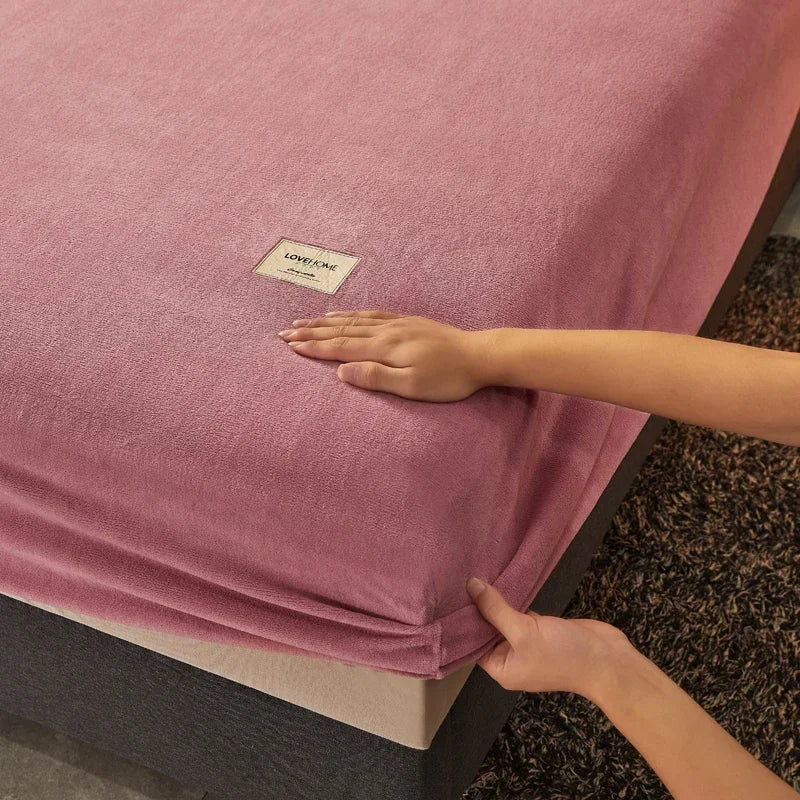 Weiches Plüsch Spannbettlaken – Warmes Coral Fleece Matratzenschoner | Winter Luxus Bettwäsche für Doppelbetten & Paare Kaufschwan®