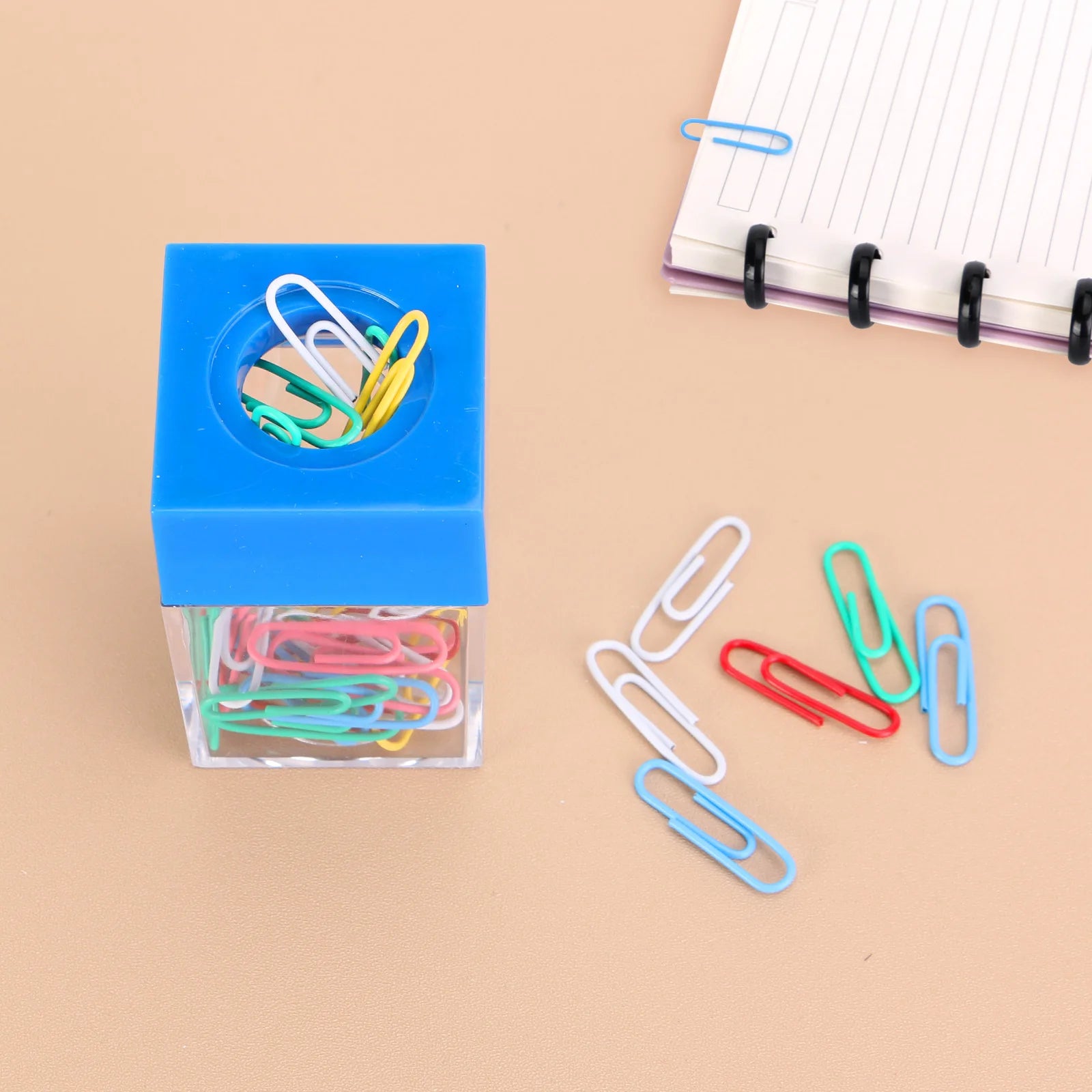 Magnetischer Büroklammernspender inkl. 30 Klammern – Schreibtisch Organizer für Zuhause, Schule & Büro | Metall-Pin Halter Box Kaufschwan®
