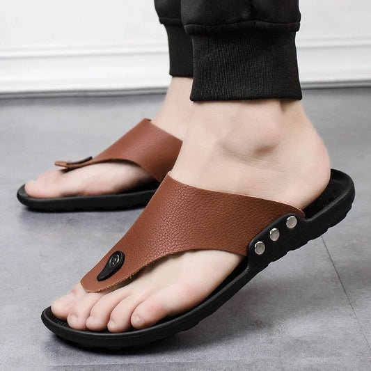 Herren Sommer Hausschuhe | Bequeme Braune Flip-Flops | Rutschfeste Strandsandalen & Badeschuhe
