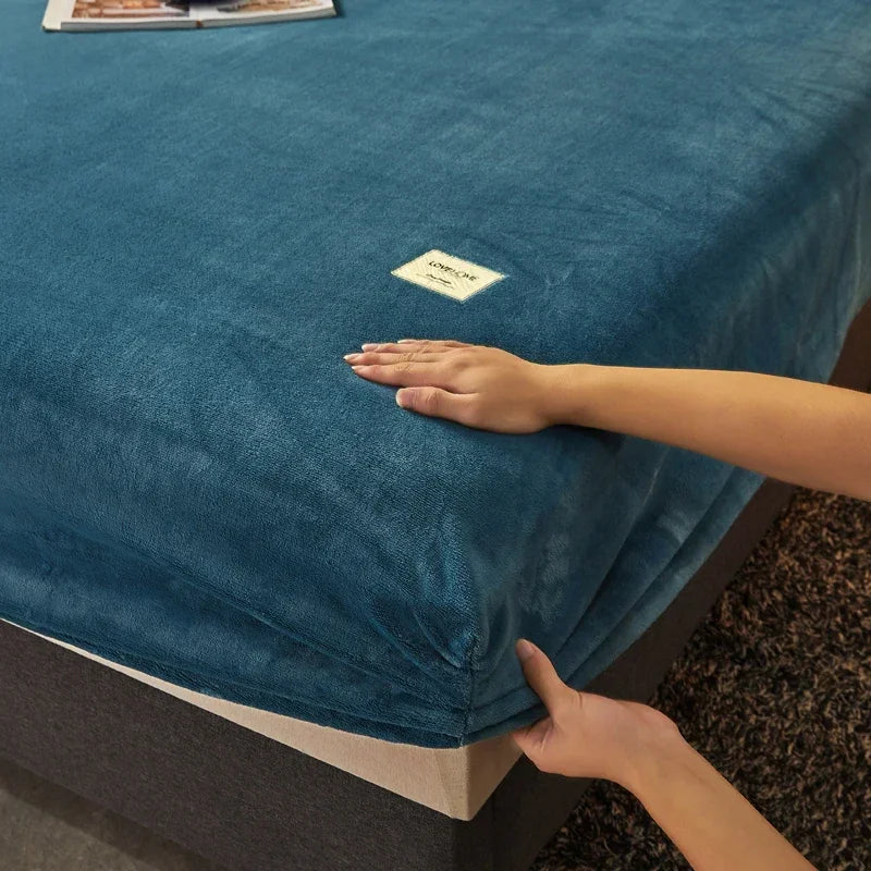 Weiches Plüsch Spannbettlaken – Warmes Coral Fleece Matratzenschoner | Winter Luxus Bettwäsche für Doppelbetten & Paare Kaufschwan®