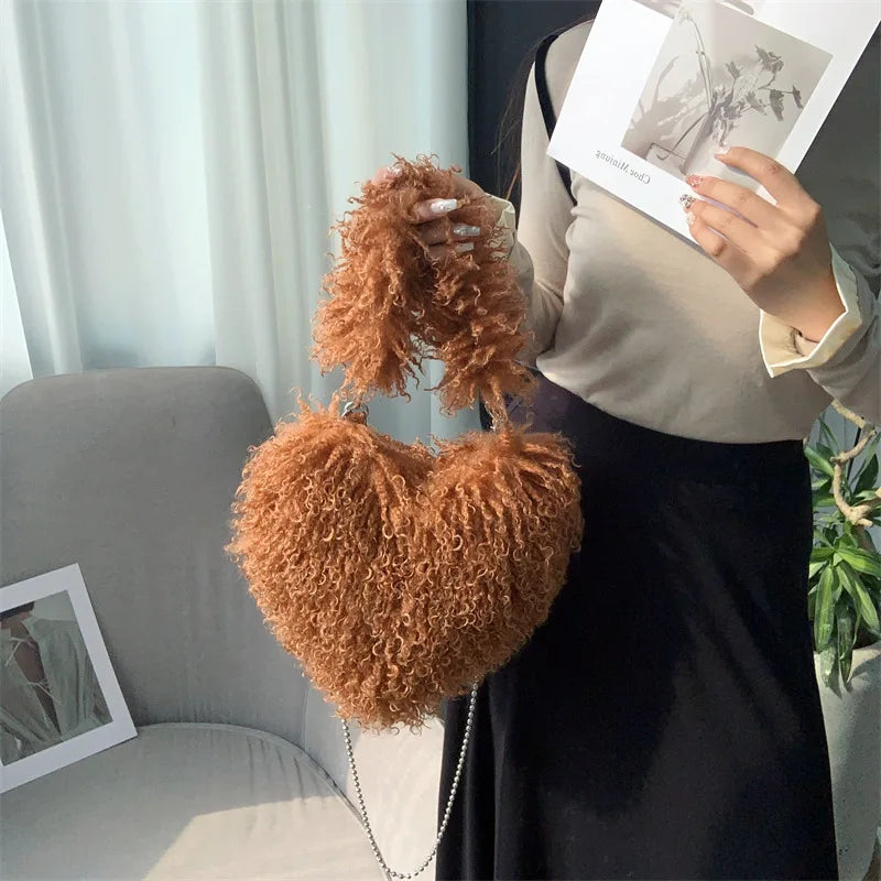 Herzförmige Plüsch Crossbody Tasche – Süße Love Kunstfell Damen Schultertasche & Flauschige Unterarm Handtasche