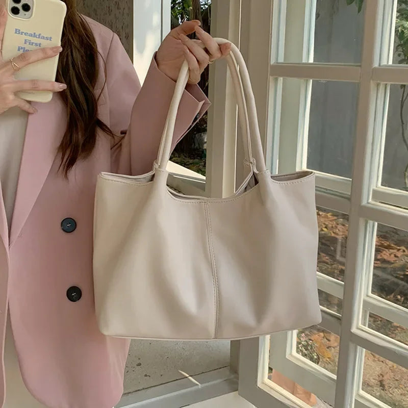 Schlichte Weiße Schultertasche – Damen Kunstleder Underarm Tote | Große Kapazität Handtasche für Schule, Studium & Shopping Kaufschwan®