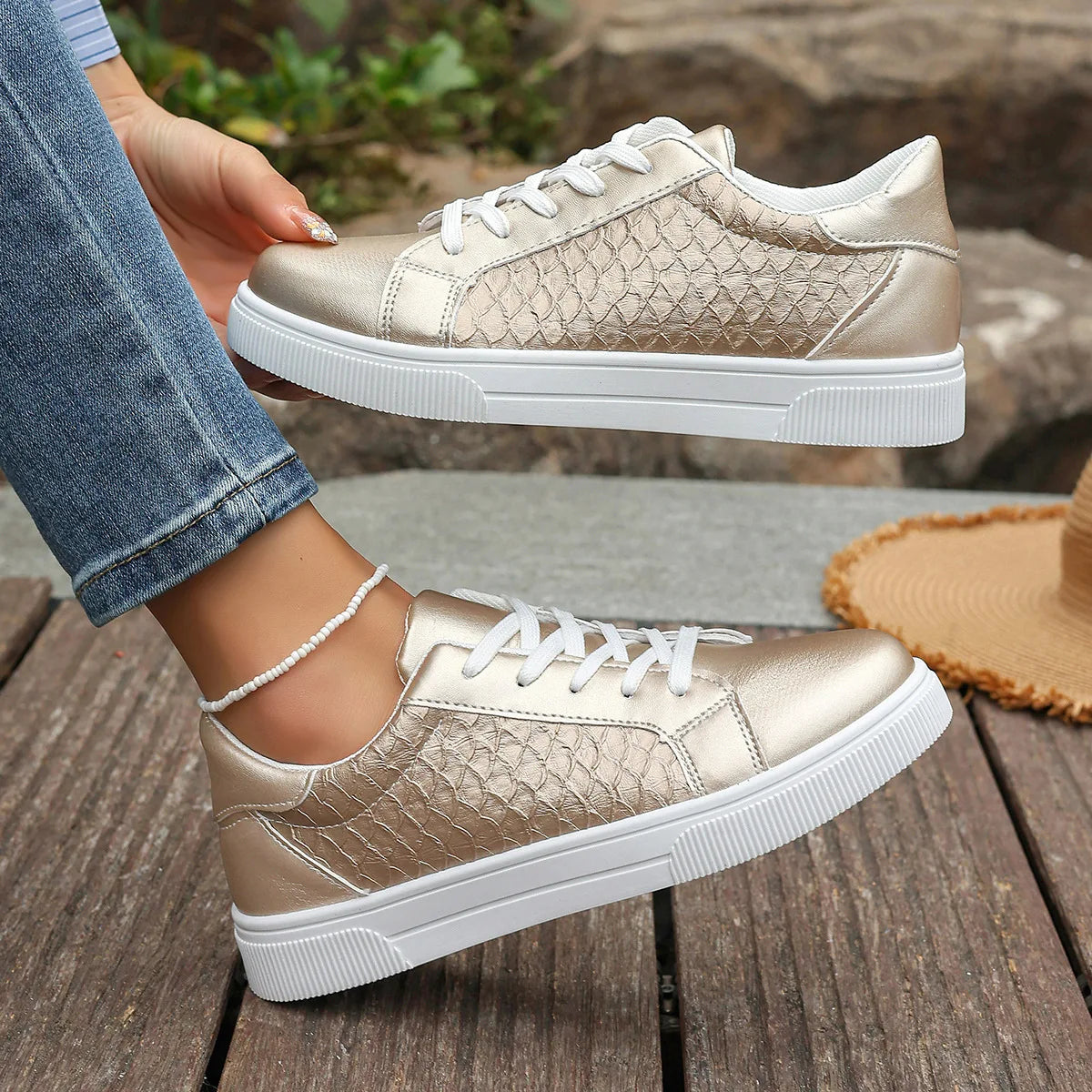 Damen Sneaker in Gold & Silber – Übergröße 42 | Frühling & Herbst Schnürschuhe aus Weichem PU Leder | Modische Freizeitschuhe Kaufschwan®