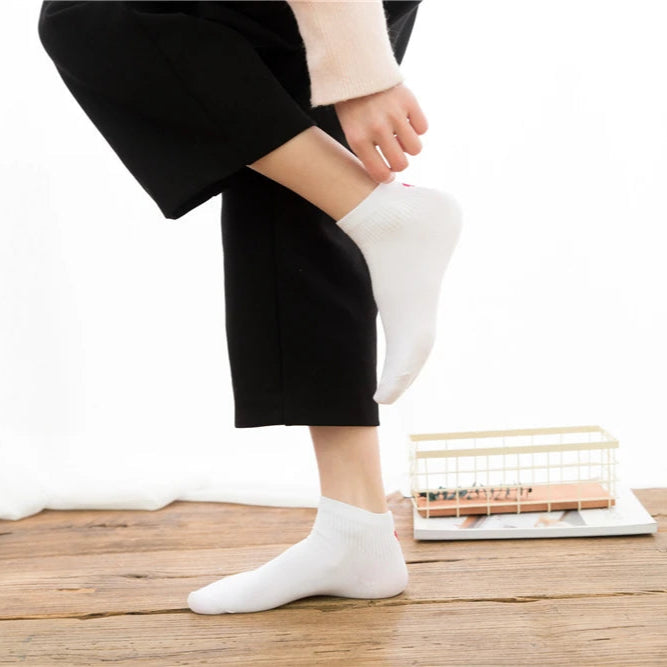 Lässige Süße Herz Liebe Socken | Niedliche & Bequeme Baumwollsocken für Mädchen & Frauen | Winter, Sommer, Herbst Freizeit Kaufschwan®