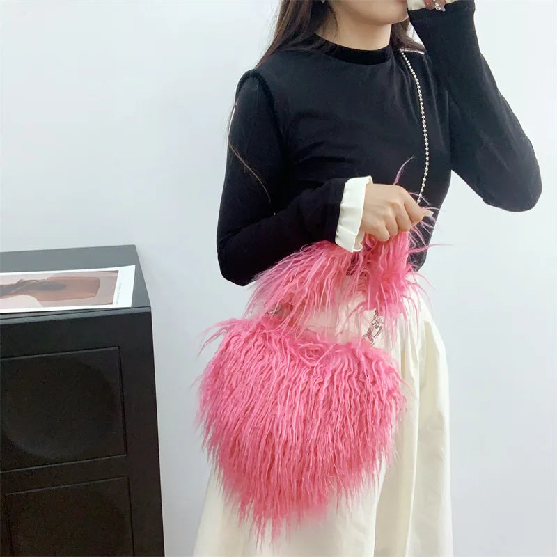 Herzförmige Plüsch Crossbody Tasche – Süße Love Kunstfell Damen Schultertasche & Flauschige Unterarm Handtasche Kaufschwan®