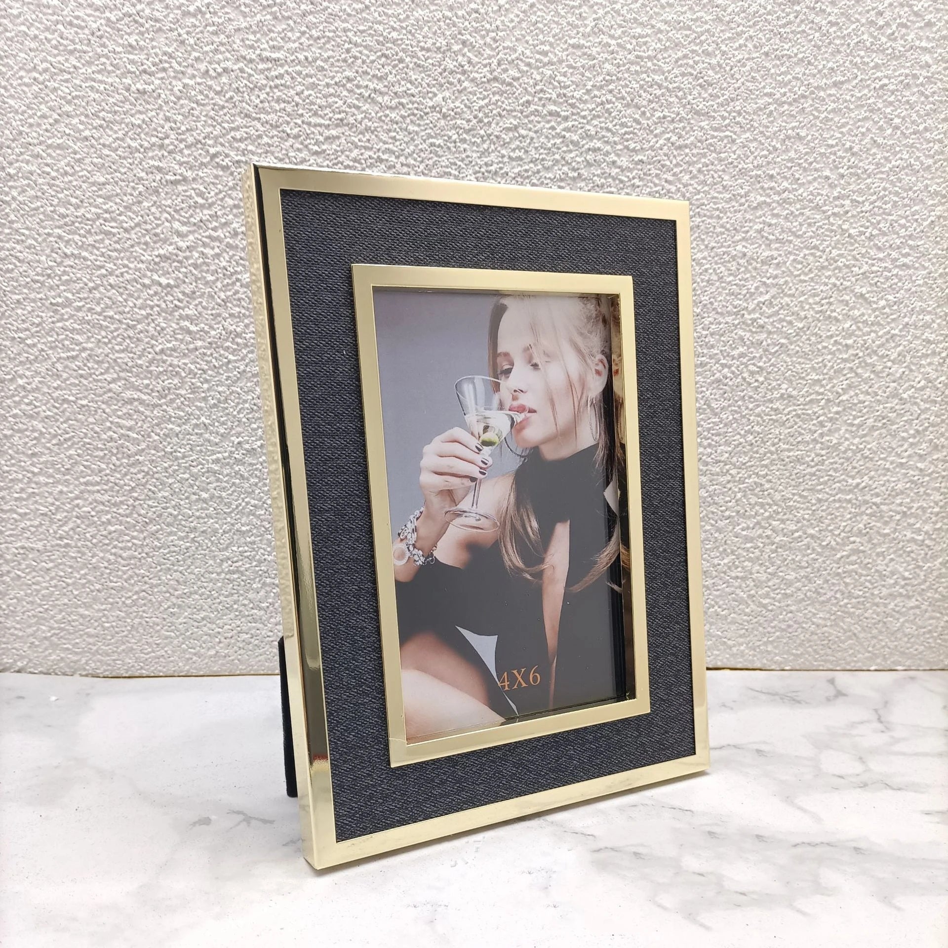 Europäischer Schlichter Metall Bilderrahmen mit Leder – Desktop Dekoration Kaufschwan®