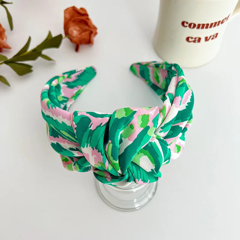 Satin-Haarreif mit Batik-Blumen & großer Schleife – Farbiges Stirnband für Damen & Mädchen | Modisches Haaraccessoire Kaufschwan® Grün