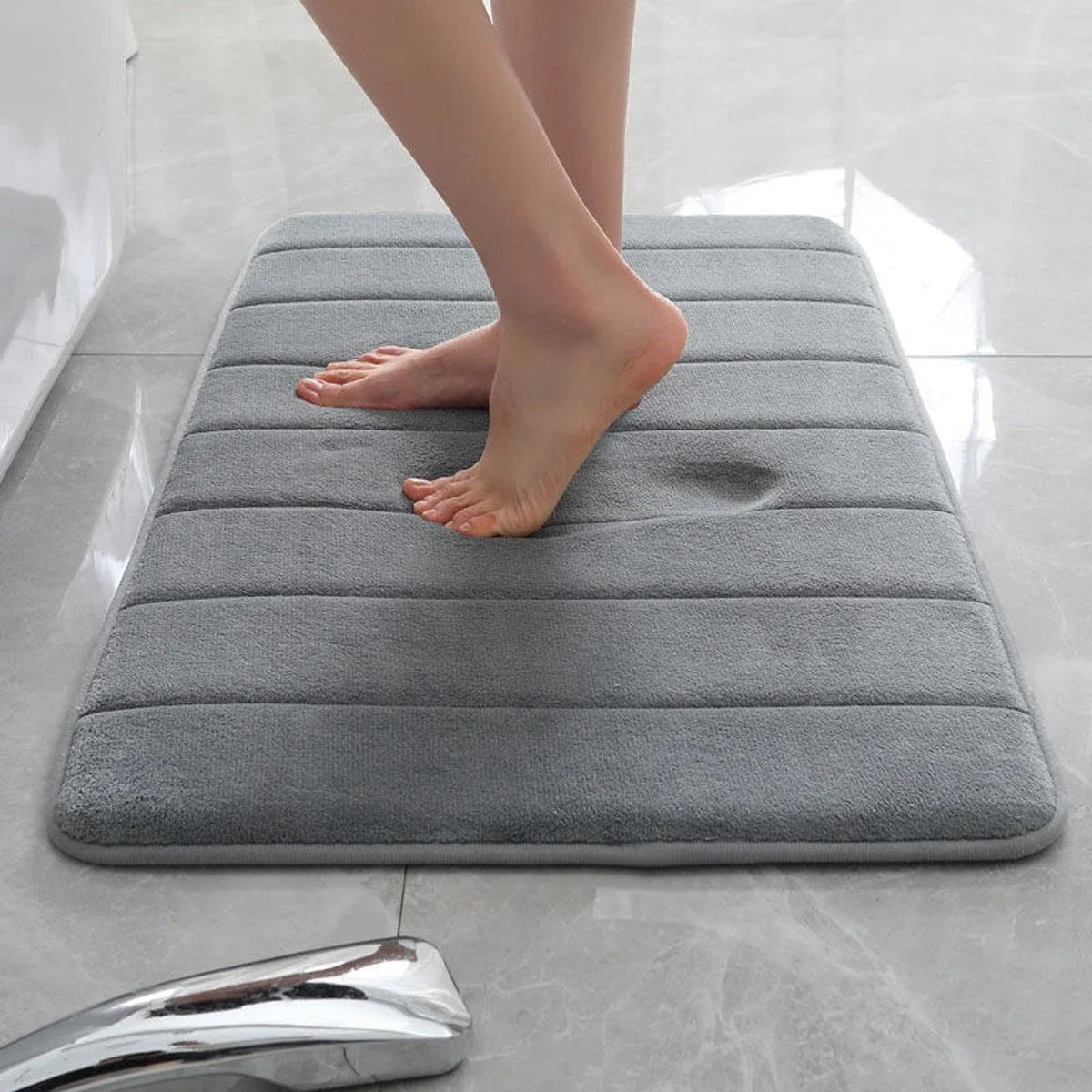 Superabsorbierende Memory-Schaum Badematte – Weicher Badezimmerteppich für Toilette, Dusche, Schlafzimmer oder Boden Kaufschwan®