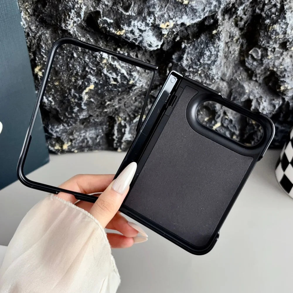 Luxuriöse Matte Lederhülle für iPhone Duo 18 Fold – Magnetische MagSafe-Kompatible Schutzhülle mit Kabellosem Laden und Stoßschutz Kaufschwan®