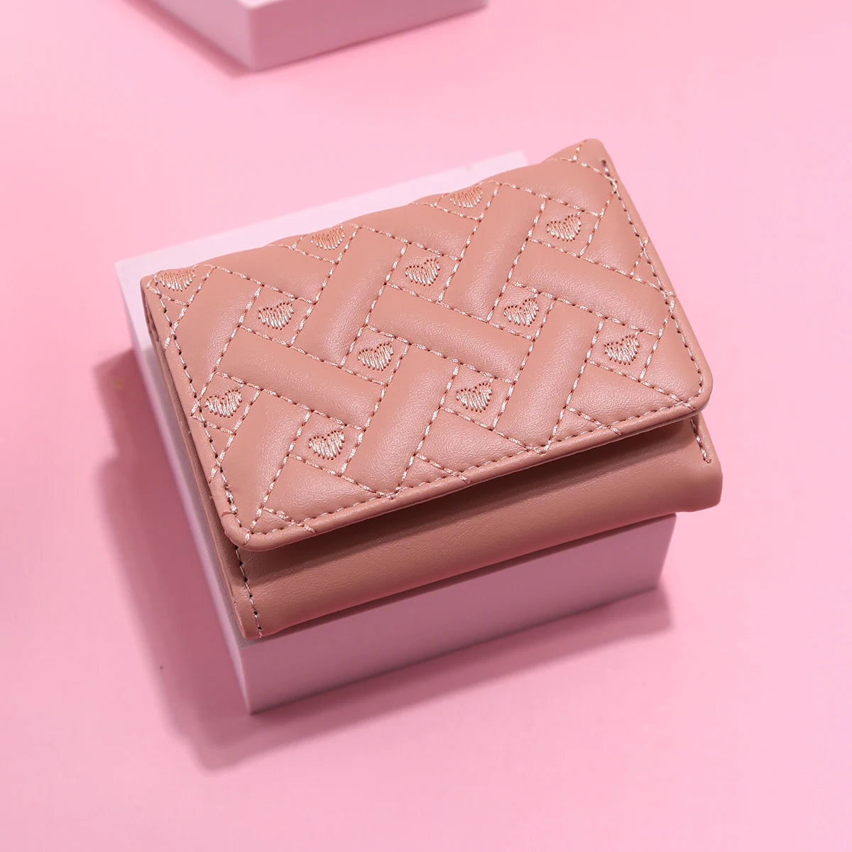 Damen Kurzgeldbörse – Gesticktes „Love“-Design | Leichte PU Leder Geldbörse mit Mehreren Kartenfächern Kaufschwan® Warmrosa