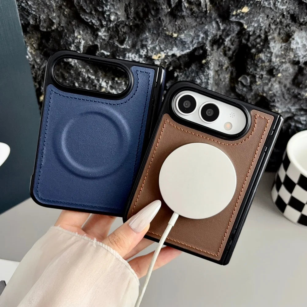 Luxuriöse Matte Lederhülle für iPhone Duo 18 Fold – Magnetische MagSafe-Kompatible Schutzhülle mit Kabellosem Laden und Stoßschutz Kaufschwan®