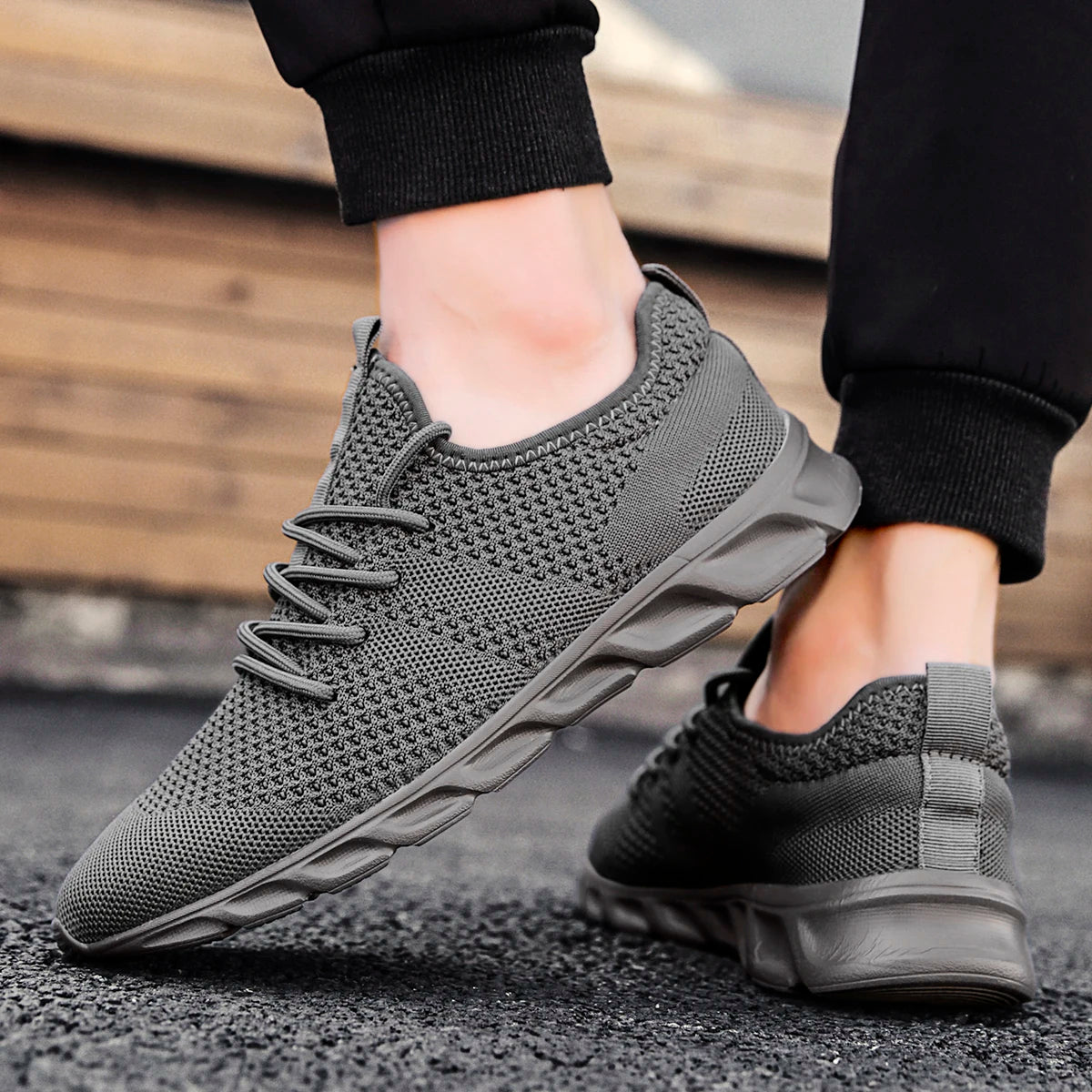 Leichte Herren Sneaker – Leichte & Atmungsaktive Sommer Sportschuhe | Bequeme Herren Schuhe Kaufschwan®