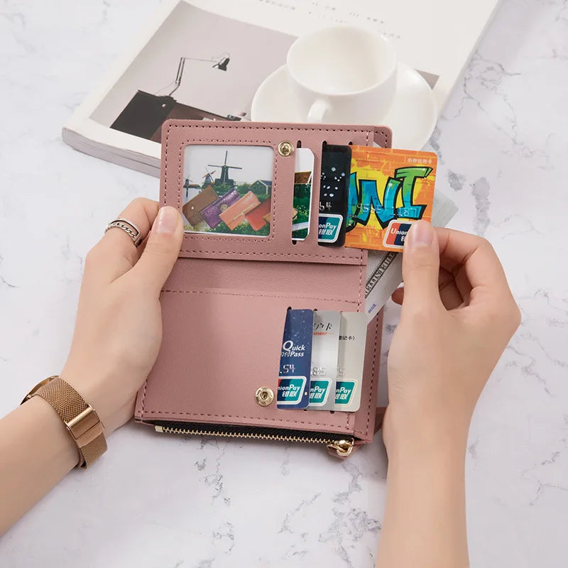 Damen Kurzgeldbörse – Modische Kleine Geldtasche | PU Leder Portemonnaie mit Hasp-Verschluss & Kartenfächern Kaufschwan®