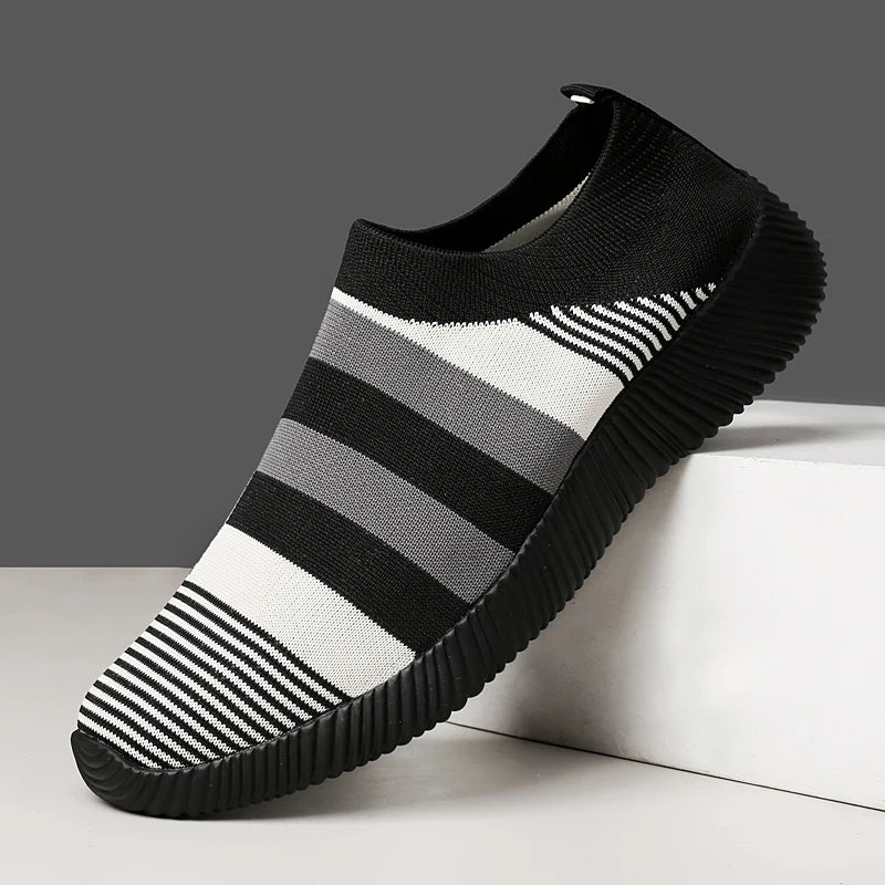Damen Vulcanized Slip-On Sneaker – Hochwertige Freizeitschuhe | Bequeme Loafer für Spaziergänge | Übergrößen bis 44 Kaufschwan® Schwarz 35