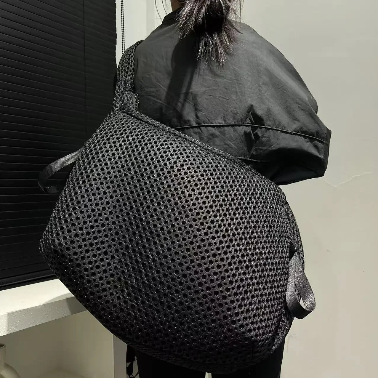 Damen Modische Mesh Nylon Umhängetasche – Leichte Schultertasche mit Großer Kapazität & Trendigem Nahtdesign Kaufschwan®