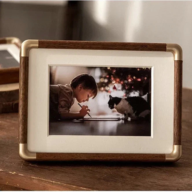 Massivholz Walnuss Bilderrahmen – Vintage Tischdekoration mit Messing Detail Kaufschwan®