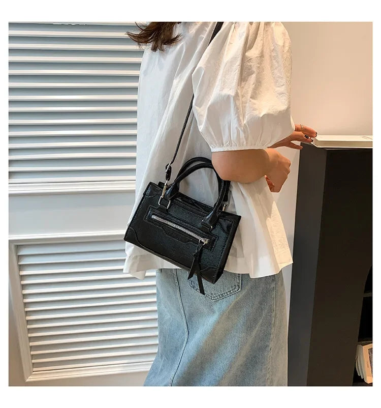 Glänzende Lackleder Crossbody Tasche – Damen Schulter Handtasche im Weichen Quadratischen Design mit Reißverschluss & Polyesterfutter Kaufschwan®