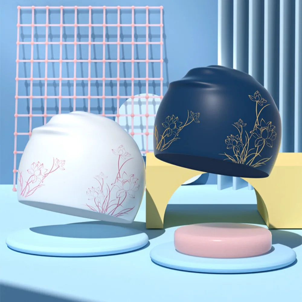 Silikon Schwimmkappe für Damen – Wasserdichte Badehaube mit Lotusmuster | Weiche & Elastische Schwimmhaube für Langes Haar mit Ohrenschutz